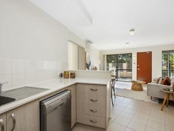 Trendy Ground floor apartment UNFURNISHED