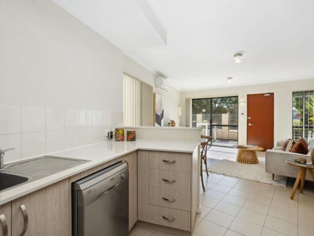 Trendy Ground floor apartment UNFURNISHED