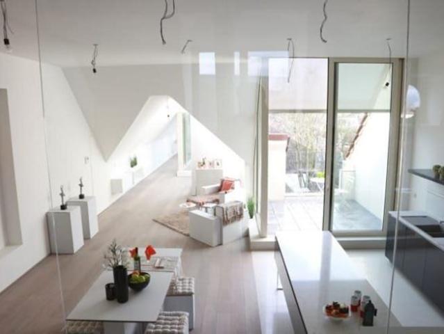 Trendy duplex penthouse met 1 autostaanplaats in hartje M.