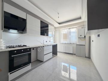 Trene Yürüme Mesafesinde Masrafsız Kat Konumda 3+1 Daire