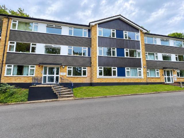 Trenholme Court 2 bed apartment to rent £1,500 pcm £346 pw