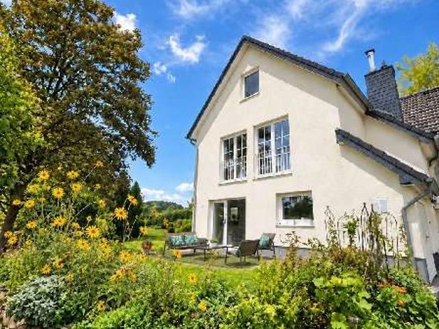Trennung auf Zeit ? Full Service Möbliertes Wohnen in ruhigem Landhaus !