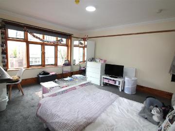 Trent Boulevard, West Bridgford, Nottingham NG2, 5 bed shared accommodation to rent, £2,817 pcm | PrimeLocation