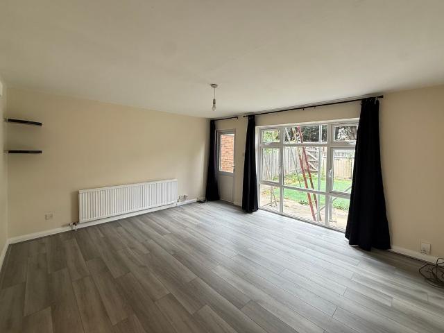 Trent Gardens, Southgate N14, 5 bed terraced house to rent, £3,000 pcm | PrimeLocation