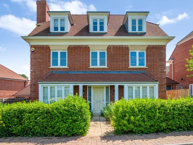Trent Park, Barnet, Hertfordshire, EN4 5 bed terraced house to rent £6,296 pcm £1,453 pw