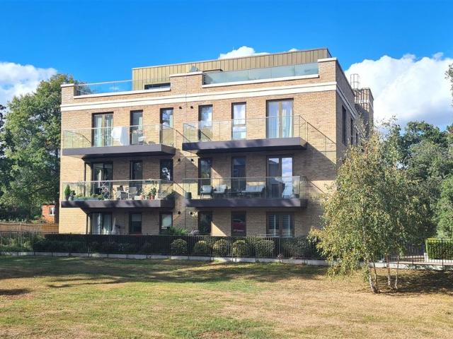 Trent Park, Cockfosters EN4, 2 bed flat to rent, £2,850 pcm | PrimeLocation