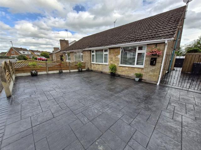 Trent Road, Bulkington, Bedworth, Warwickshire CV12, 2 bed bungalow to rent, £950 pcm | PrimeLocation