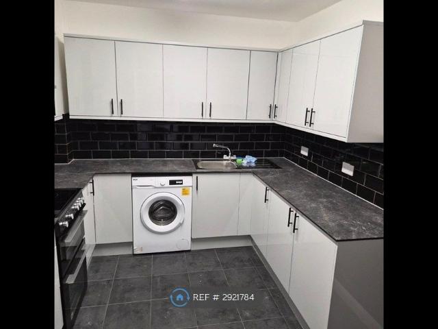 Trent Road, Hinckley LE10, 2 bed flat to rent, £900 pcm | PrimeLocation