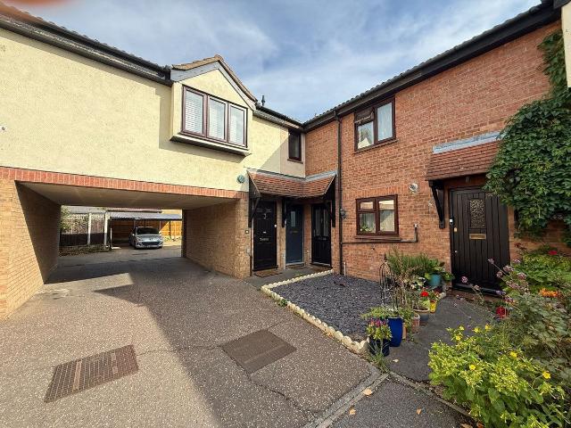 Trentbridge Close, Chigwell IG6, 2 bed flat to rent, £1,550 pcm | PrimeLocation