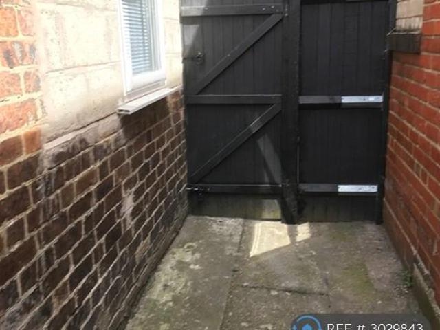 Trentham Road, Longton, ST3 1 bed flat to rent £625 pcm £144 pw