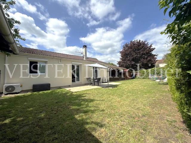 Très agréable maison de plain pied avec jardin sans vis à vis