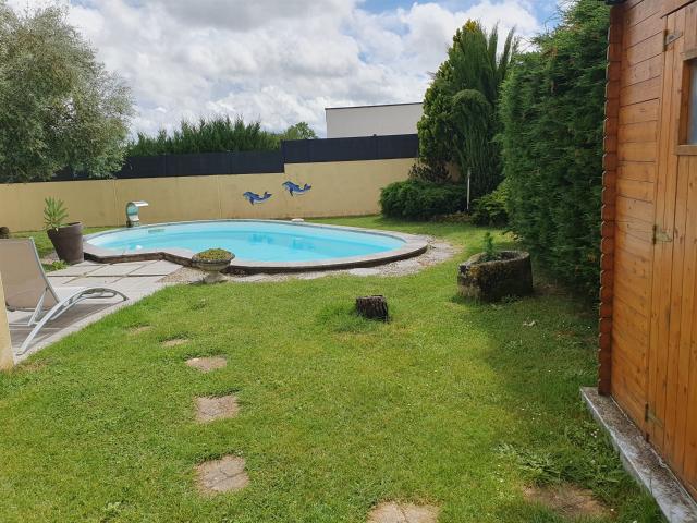 Très agréable maison de plain pied Saintes quartier Magézy/C. 130m² Saintes