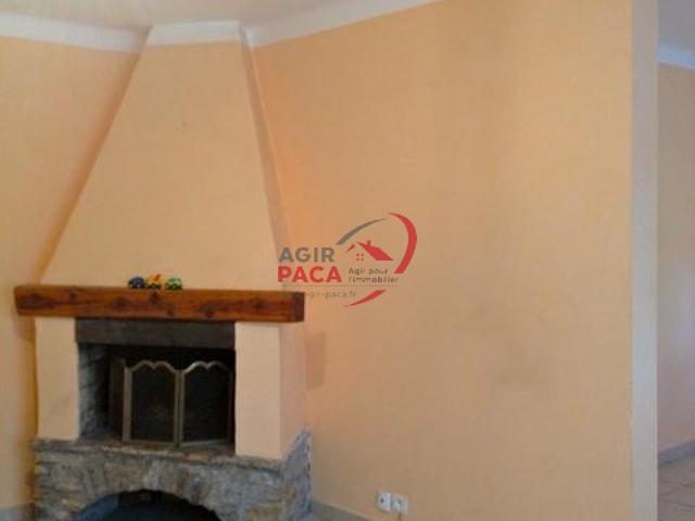 TRÈS AGREABLE T4 DE 70M², LOGGIA