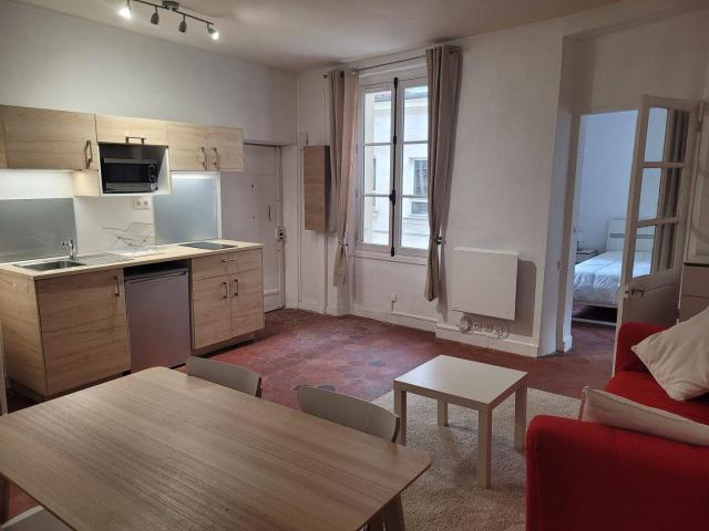 Très beau 2 pièces 37m2 quartier Notre Dame rue de la paroisse