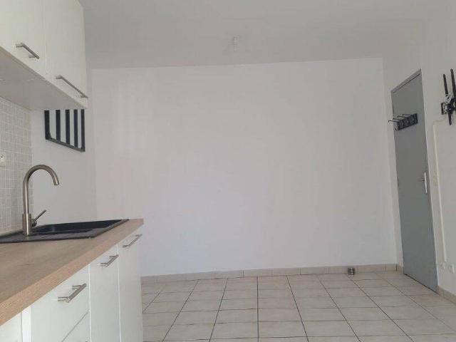 TRES BEAU 2 PIECES eN DUPLEX 490 euros CC SAINT PARGOIRE