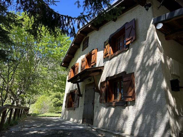 Très beau chalet 5 pièces avec dépendances et terrain