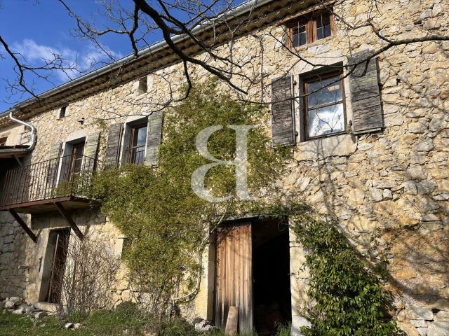 Très beau mas restauré sur 2 ha dans la région de Nyons 210m² La Motte Chalancon