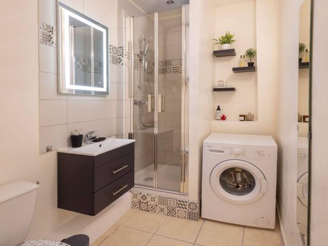 Très beau studio meublé et entièrement équipé