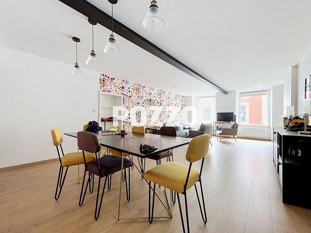 TRES BEAU TRIPLEX MEUBLE A LOUER EN PLEIN CENTRE DE CHERBOURG