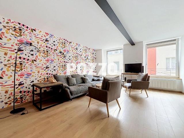 TRES BEAU TRIPLEX MEUBLE A LOUER EN PLEIN CENTRE DE CHERBOURG