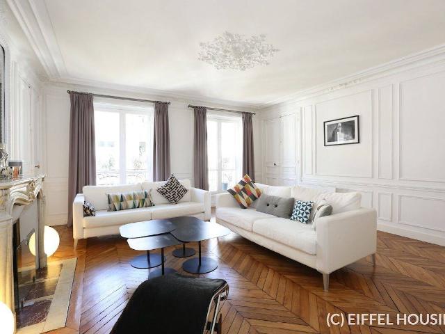 Très bel appartement 4 pièces proche rue des Martyrs