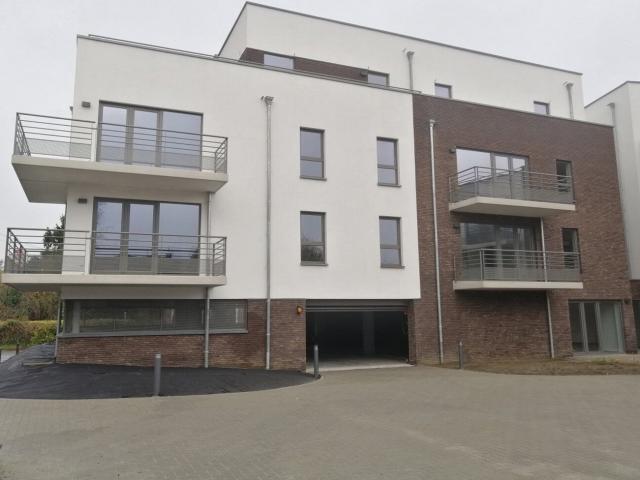 Très bel appartement 2 chambres avec cave et parking int