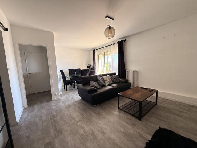 TRES BEL APPARTEMENT MEUBLE A CARCASSONNE