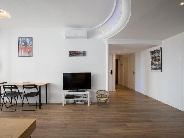 Très bel appartement T3 de 71m2 à louer en meublé à Marseille Secteur Saint Charles 13001