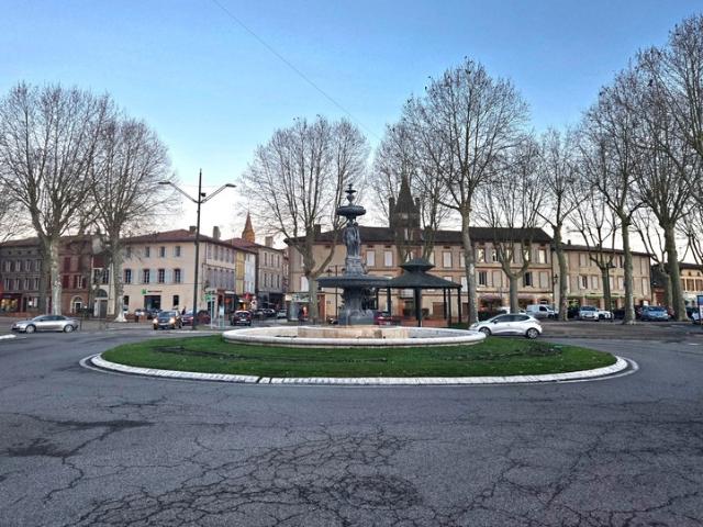 TRES BEL APPARTEMENT T3 EN CENTRE VILLE DE LAVAUR