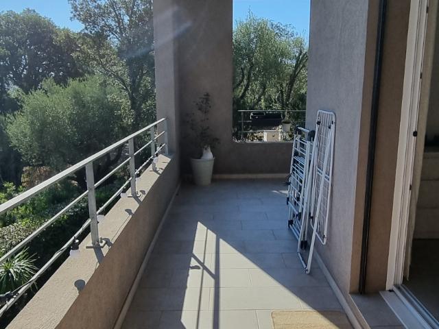 TRES BEL APPARTEMENT T3 MEUBLE SOTTA