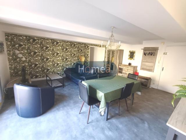Très bel appartement vendu Meublé, situé entre la Plage et l