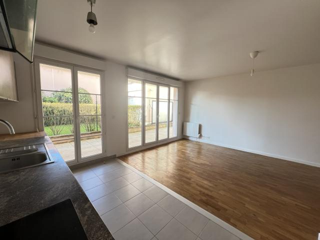 Très bel appartement à deux pas de la mairie à Chevreuse avec terrasse de 16m2 orrientée ouest