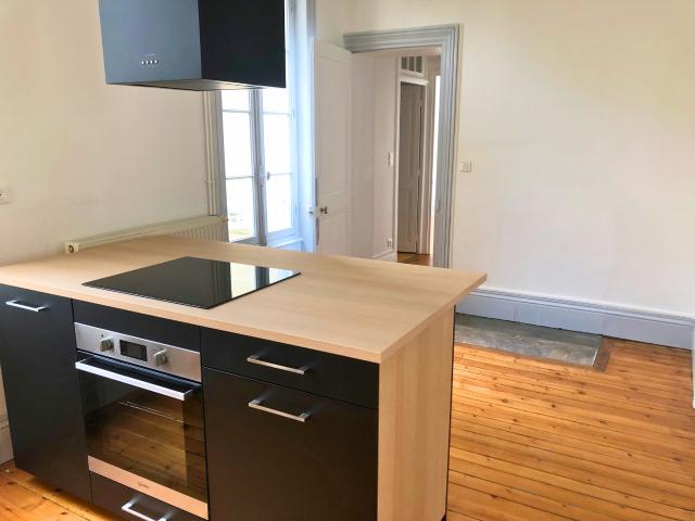 Très bel appartement avec charme en centre de Cognac