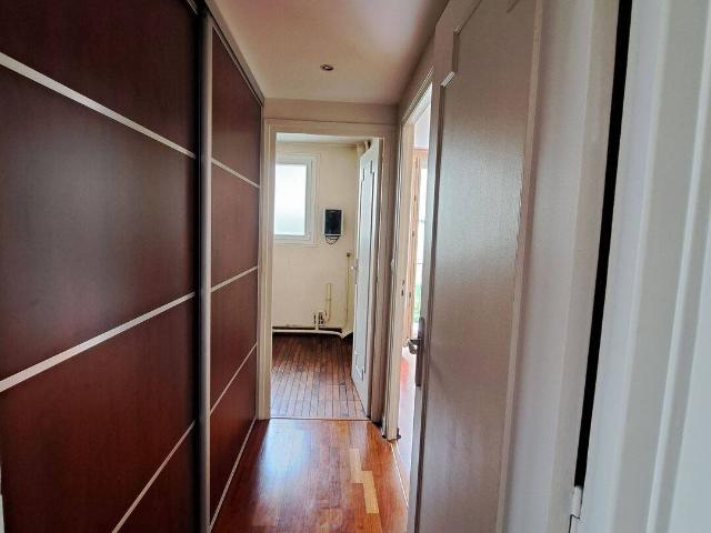 Tres bel appartement dans immeuble avec gardien