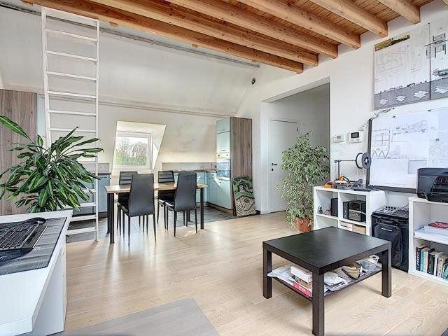 Très bel appartement de +/ 45 m² avec mezzanine. Proche de