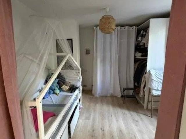 Très bel appartement de type F2 meublé en rez de jardin