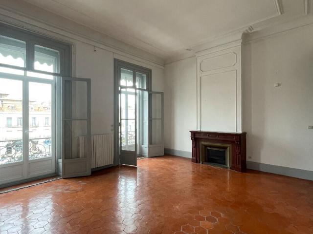 Très bel Appartement haussmannien 180m2 vue canal
