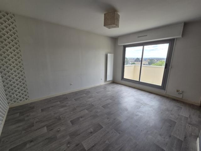Très bel appartement lumineux avec garage et balcon