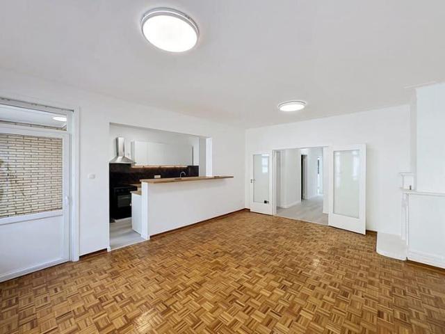 Très bel appartement rénové, 2 chbres et bureau, 2 balcons à