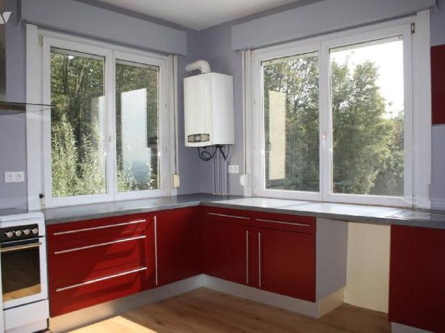 BEL APPARTEMENT SUR 2 NIVEAUX DE 148 M² HABITABLES AVEC TERRASSE ET JARDIN EXCELLENTE EXPOSITIO.