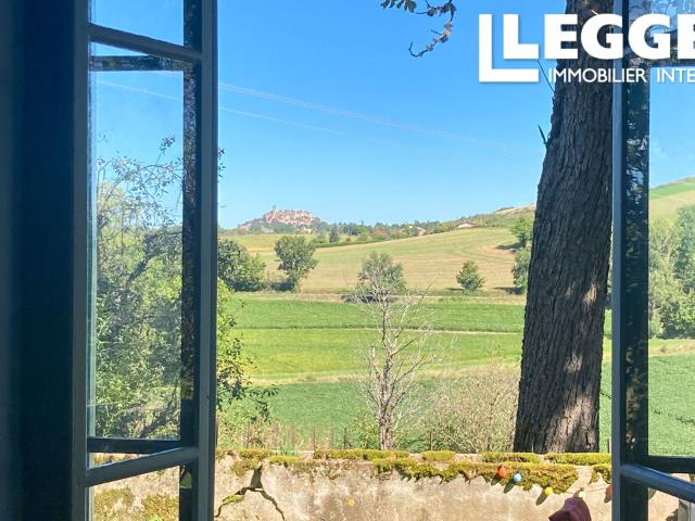 Très belle maison familiale avec vue époustouflante, piscine et chambres d’hôtes, à 5 min de Cordes sur Ciel