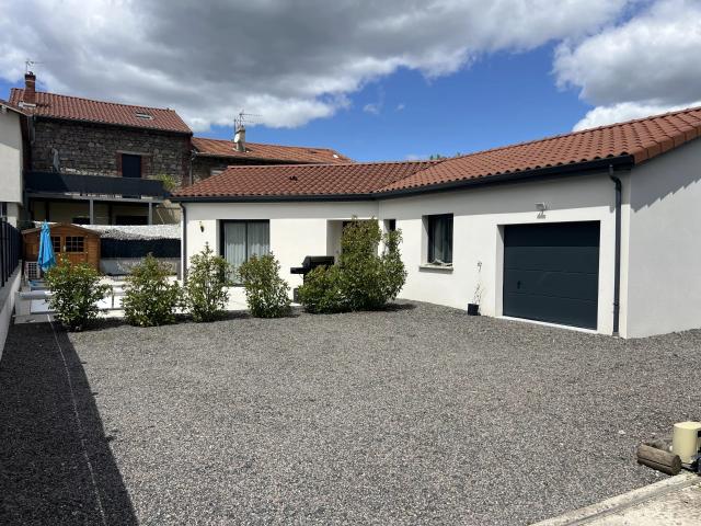 Très belle Maison individuelle récente à deux pas du centre bour