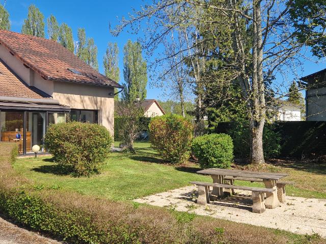Très belle maison rénovée avec piscine, 71500 Louhans
