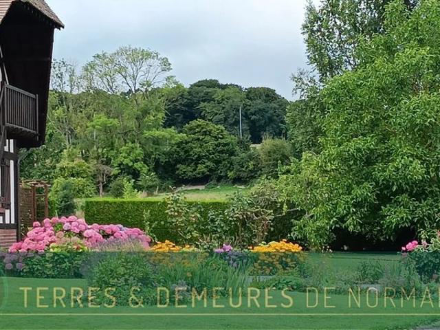 Très belle néo Normande, en Seine Maritime, proche du Tréport, à l'orée de la forêt d'Eu