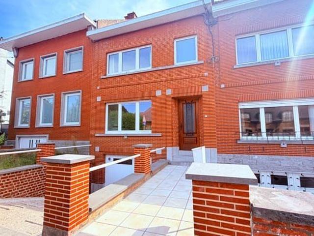 Très belle et spacieuse maison 3 chambres à Braine le Comte