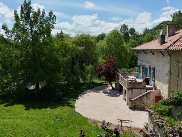 Tres Belle Propriete Avec Etang Privatif 343m² Clermont Dessous