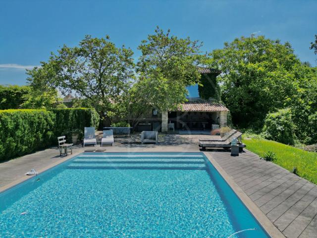 Très belle propriété avec vue exceptionnelle plein ouest 200m² Gensac