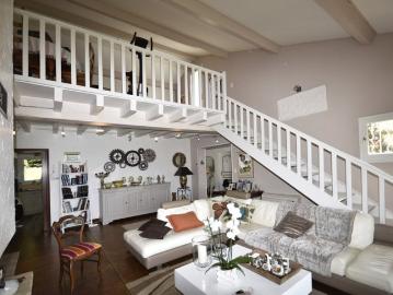 Très belle Villa avec 3000m2 de terrain 170m² Bellegarde Poussieu