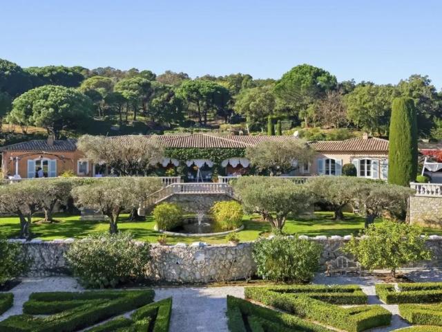 TRES BELLE VILLA AVEC VUE MER PANORAMIQUE