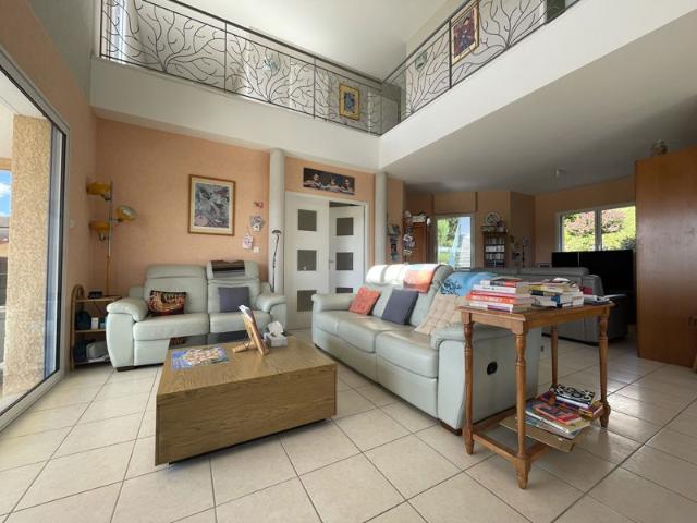 Très belle villa de 2007 avec 2300m2 de terrain
